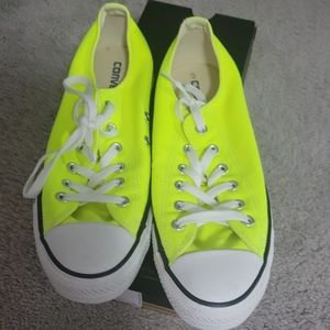 Volt Green Low top Converse All Stars